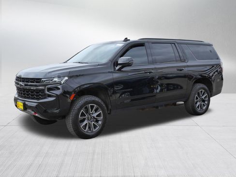 Used 2022 Chevrolet Suburban Z71 w/ Z71 Off-Road Package AWD/4WD image 3