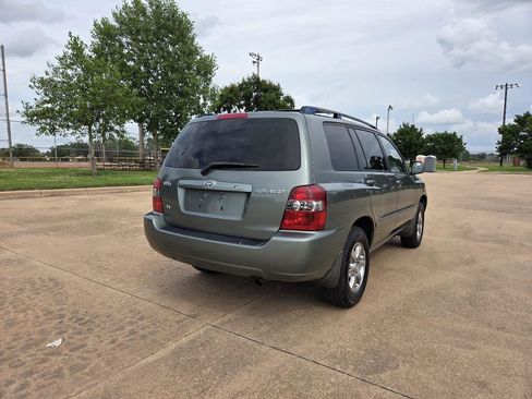 Used 2005 Toyota Highlander 2WD V6 image 11