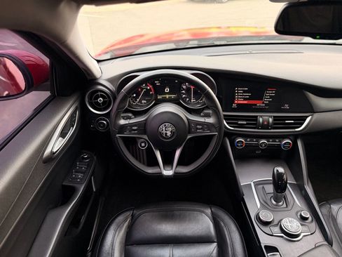 Used 2017 Alfa Romeo Giulia w/ Sport Appearance Package RWD image 23