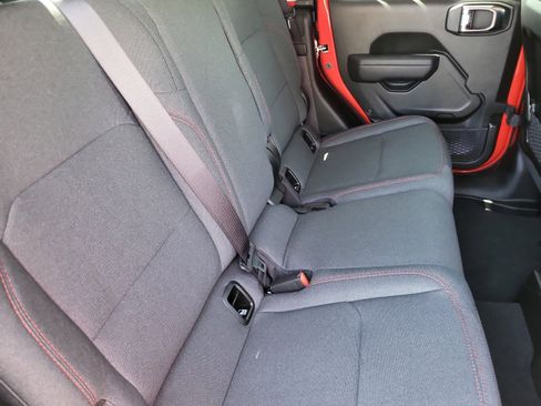 New 2025 Jeep Gladiator Rubicon w/ Convenience Group image 18