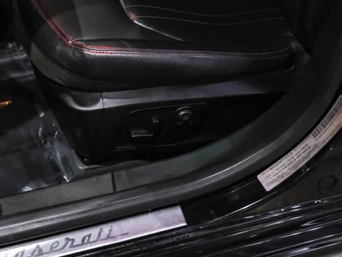 Used 2016 Maserati Ghibli S image 31