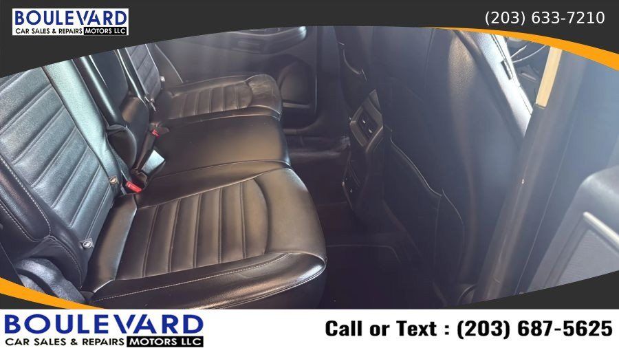 Used 2018 Ford Edge SEL w/ Equipment Group 201A AWD/4WD image 37