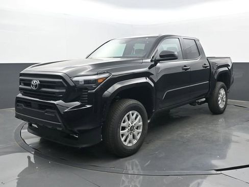 Used 2026 Toyota Tacoma SR image 8
