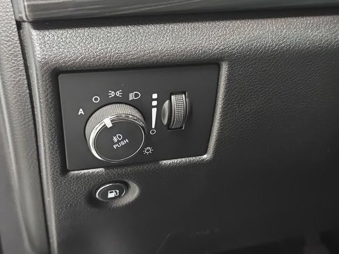 Used 2020 Jeep Grand Cherokee Laredo AWD/4WD image 15