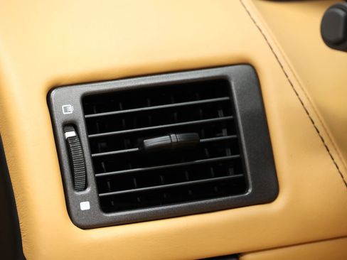 Used 2012 Aston Martin V8 Vantage V8 Convertible 2D image 21