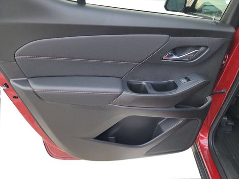 Used 2024 Chevrolet Traverse RS image 21