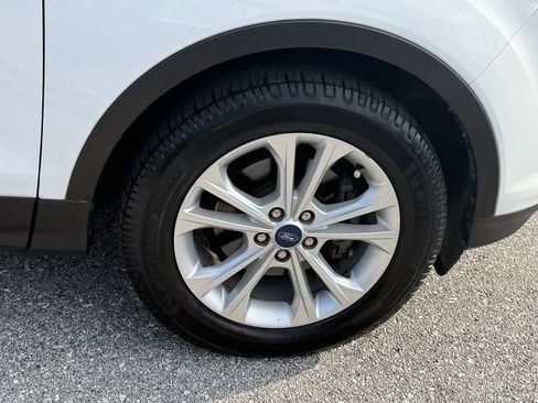 Certified 2019 Ford Escape SE FWD image 20