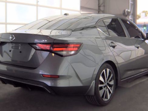 Used 2021 Nissan Sentra SV w/ SV Premium Package FWD image 2