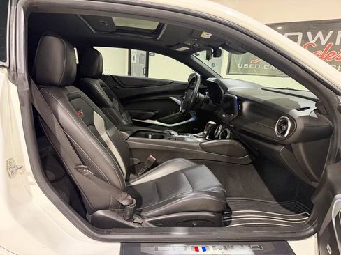 Used 2020 Chevrolet Camaro SS RWD image 14