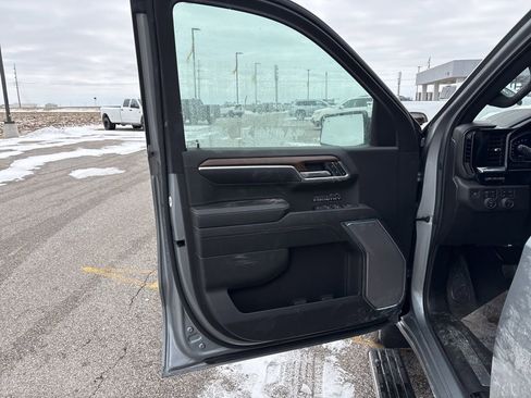 Used 2024 Chevrolet Silverado 1500 High Country w/ Technology Package image 24