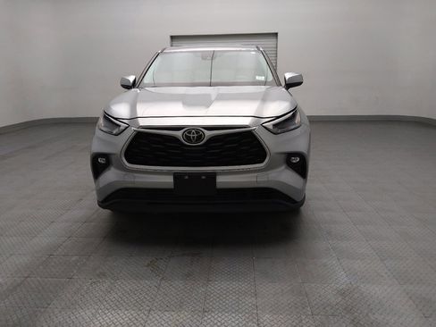 Used 2021 Toyota Highlander LE AWD/4WD image 15