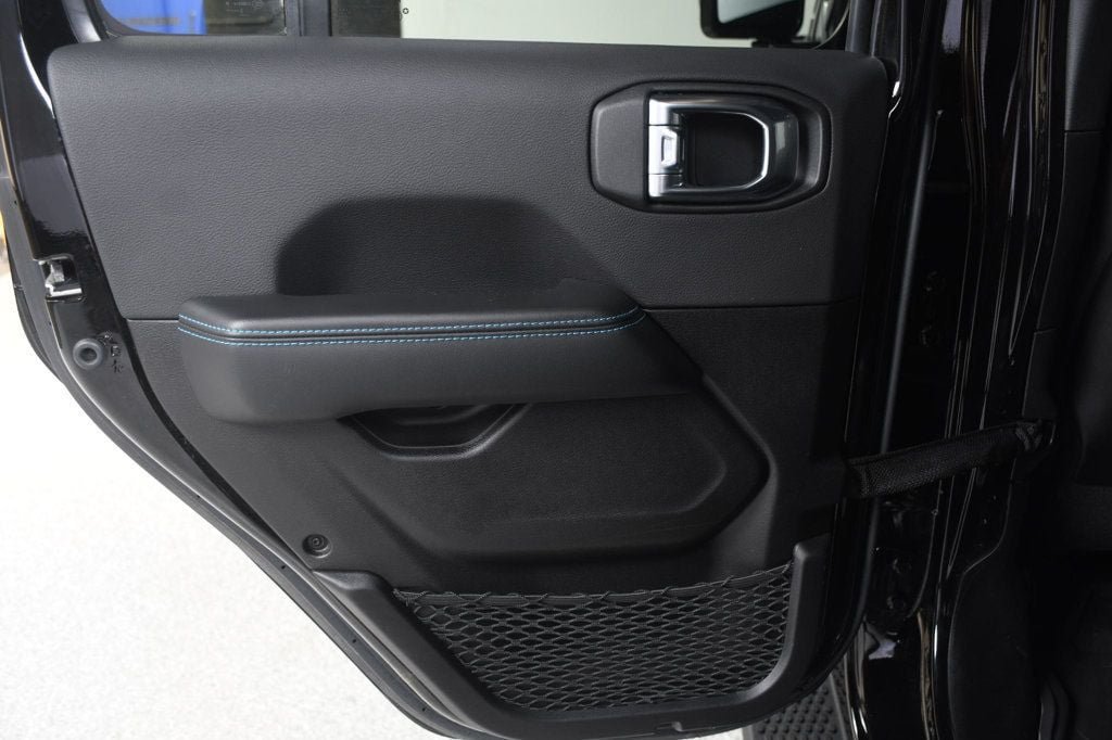 Used 2024 Jeep Wrangler High Altitude AWD/4WD image 25