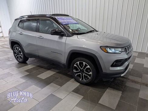 Used 2023 Jeep Compass Limited w/ Sun and Sound Group AWD/4WD image 5