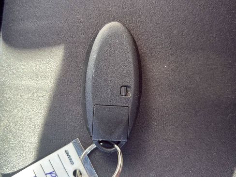 Used 2025 Nissan Altima 2.5 SV FWD image 35
