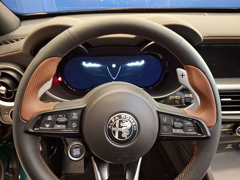 New 2025 Alfa Romeo Stelvio Sprint image 9