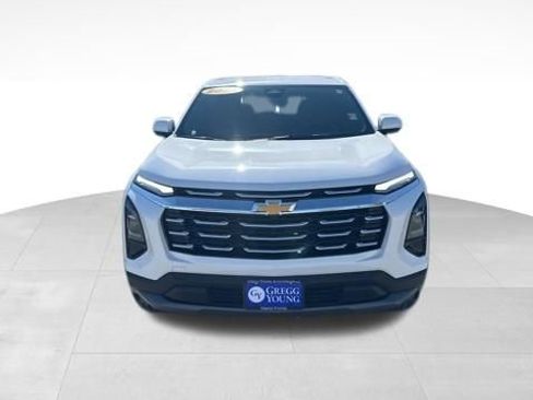 Used 2025 Chevrolet Equinox LT AWD/4WD image 3