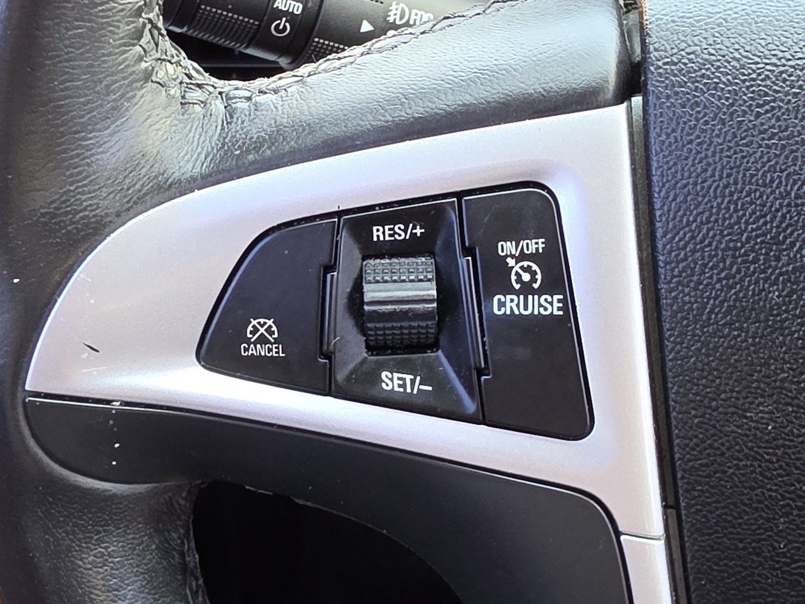 Used 2017 Chevrolet Equinox Premier w/ Enhanced Convenience Package FWD image 24
