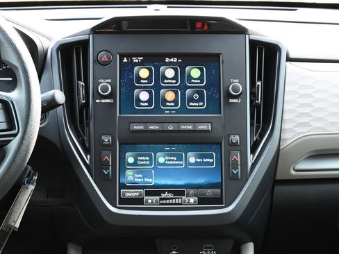 Certified 2025 Subaru Forester image 31