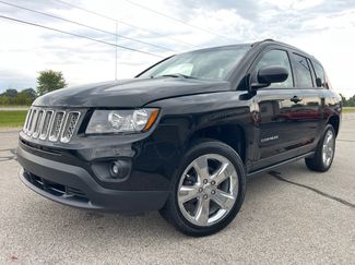 Used 2016 Jeep Compass Latitude image 1