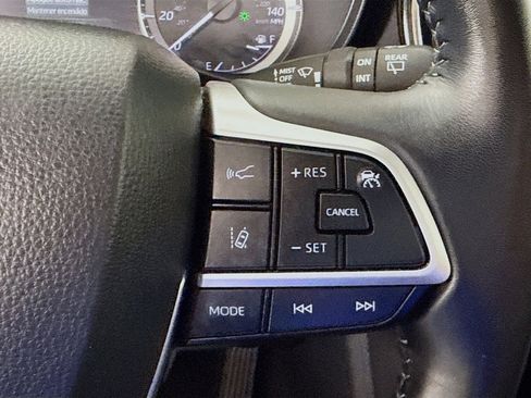 Used 2025 Toyota Highlander LE FWD image 15