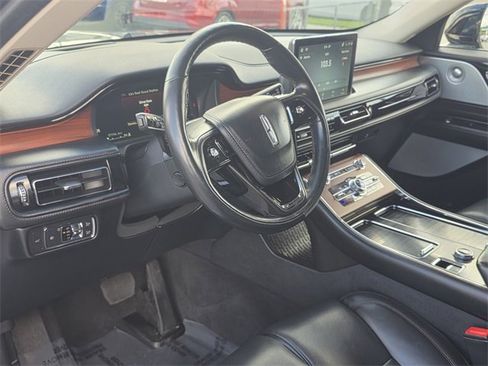Used 2023 Lincoln Aviator Reserve w/ Equipment Group 201A image 7