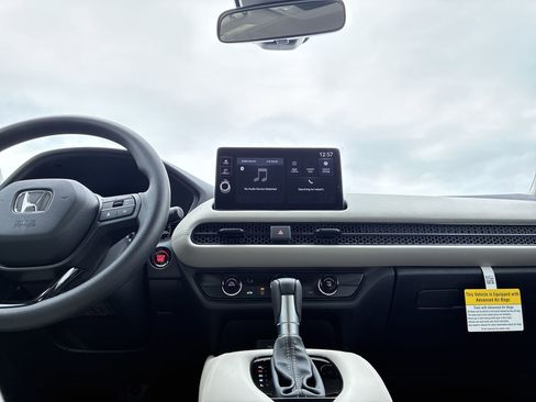 Certified 2026 Honda HR-V LX image 28