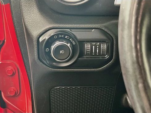 Used 2020 Jeep Wrangler Unlimited Sahara AWD/4WD image 11