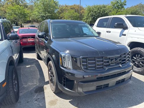 Used 2024 Kia Telluride S w/ S Sunroof Package image 3