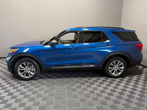 Used 2022 Ford Explorer XLT w/ Equipment Group 202A AWD/4WD image 6
