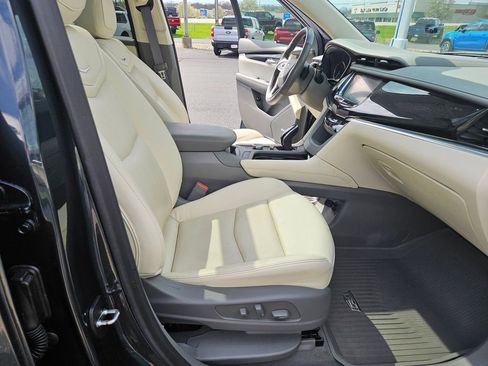 Used 2020 Cadillac XT6 Premium Luxury w/ LPO, Floor Liner Package image 31