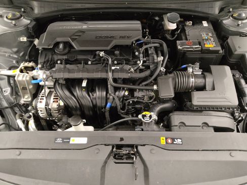 Used 2025 Hyundai Elantra SEL FWD image 30