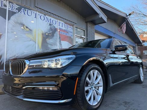 Used 2018 BMW 740i xDrive image 7