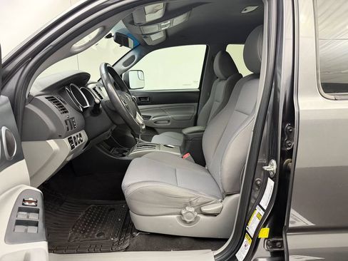 Used 2014 Toyota Tacoma 4x4 Double Cab w/ TRD Sport Package image 5