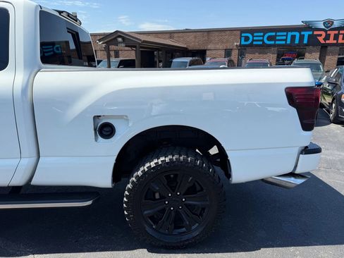 Used 2018 Nissan Titan SV w/ SV Convenience Package image 41
