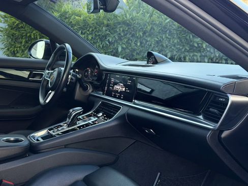Used 2018 Porsche Panamera 4S image 29