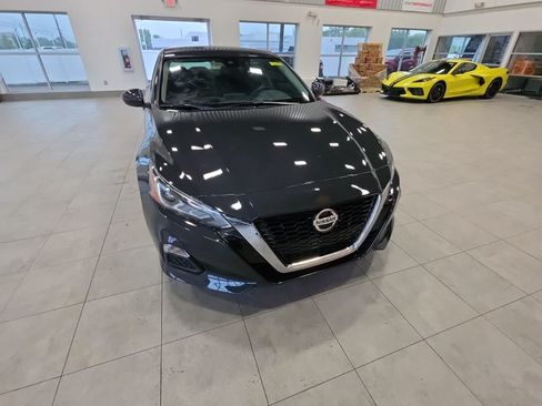 Used 2022 Nissan Altima 2.5 SV FWD image 3