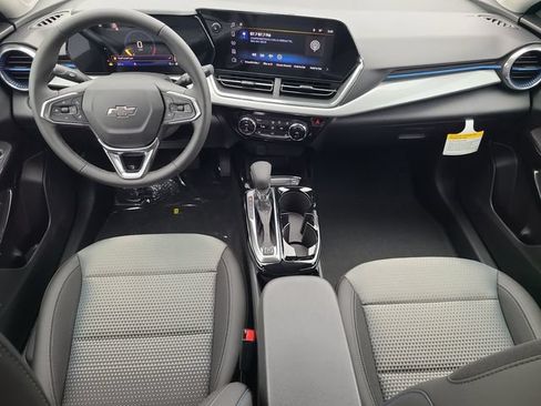 New 2026 Chevrolet Trax LT w/ Midnight Edition FWD image 13