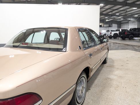 Used 1993 Mercury Grand Marquis GS image 3
