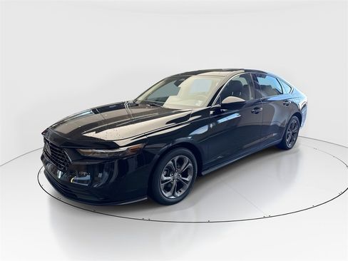 Used 2023 Honda Accord EX image 1