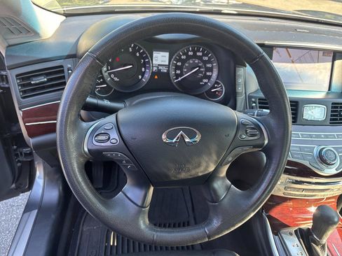 Used 2015 INFINITI Q70 3.7 w/ Technology Package RWD image 18