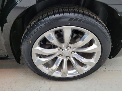 Used 2019 Chrysler 300 Limited image 31