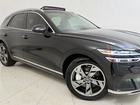 Used 2025 Genesis Electrified GV70 w/ Prestige Package AWD/4WD image 16