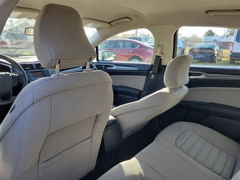 Used 2018 Ford Fusion S image 27