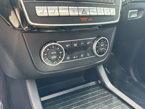 Used 2017 Mercedes-Benz GLS 550 4MATIC image 27