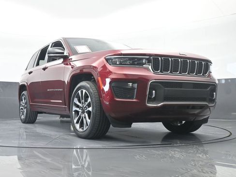 Used 2023 Jeep Grand Cherokee Overland w/ Luxury Tech Group IV image 68