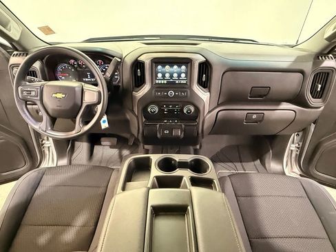 Used 2019 Chevrolet Silverado 1500 Custom w/ Custom Value Package AWD/4WD image 17