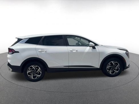 Used 2025 Kia Sportage LX FWD image 16