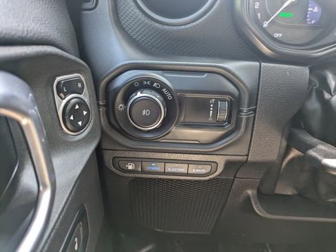 Used 2024 Jeep Wrangler Unlimited Rubicon 4xe AWD/4WD image 20