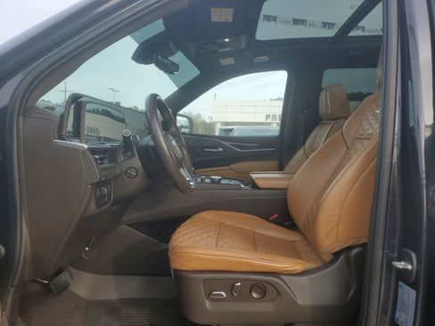 Used 2022 Cadillac Escalade Sport w/ Touring Package image 8