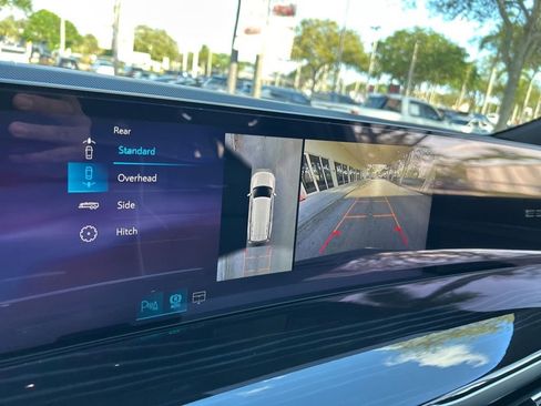 Used 2026 Cadillac Escalade Sport image 9